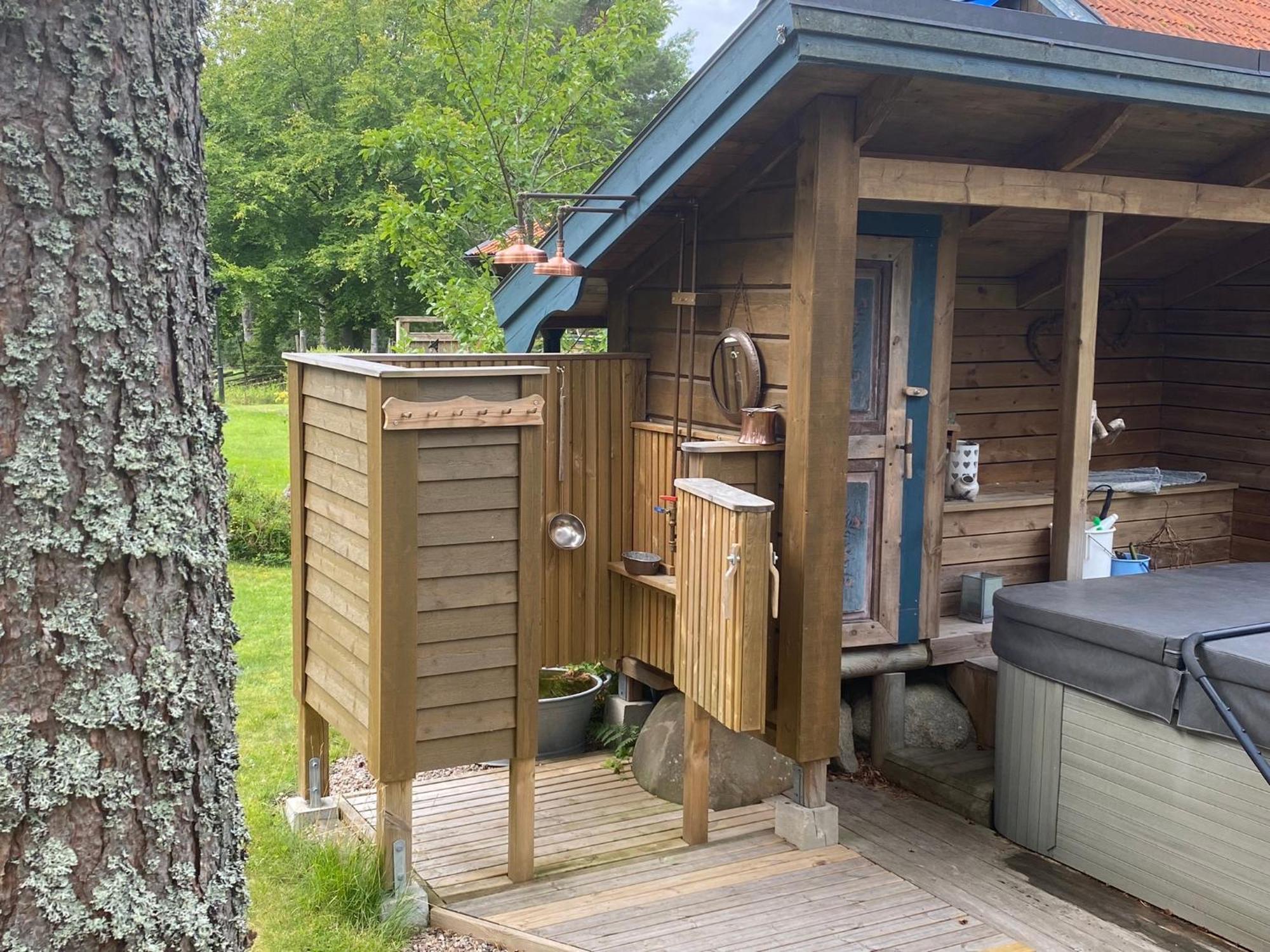 Timrad Stuga I Kanten Av Skogen Med Spa Moejlighet Mullsjo Exterior photo